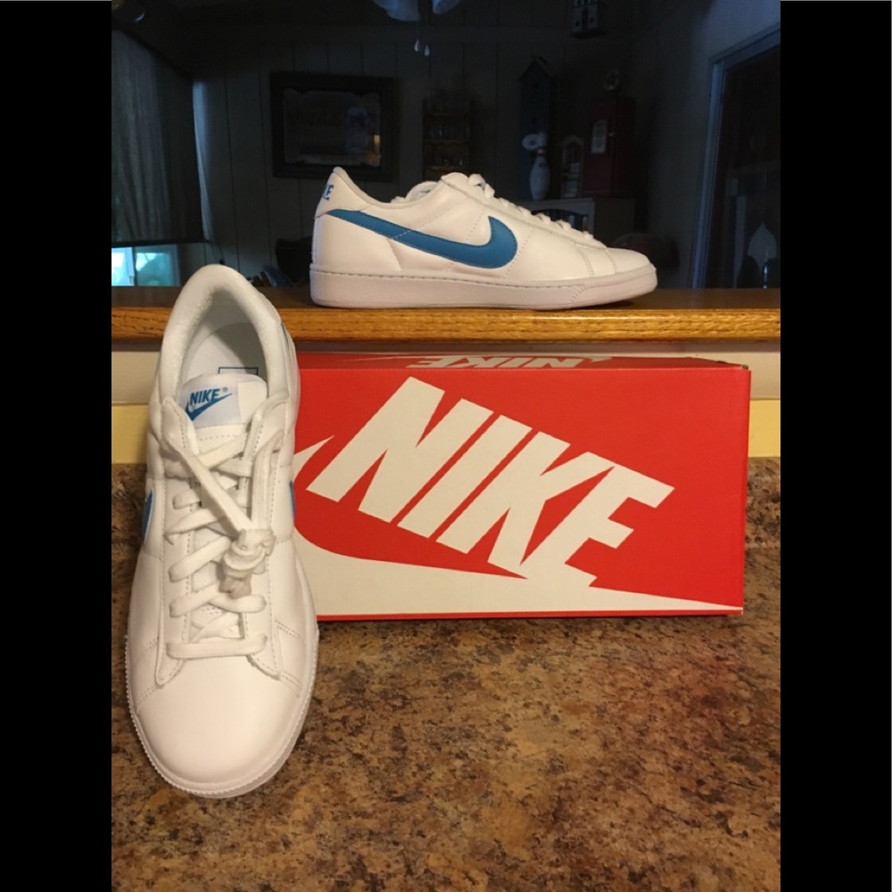 NIB Mens Nike Court Classic Sneakers Sz 8